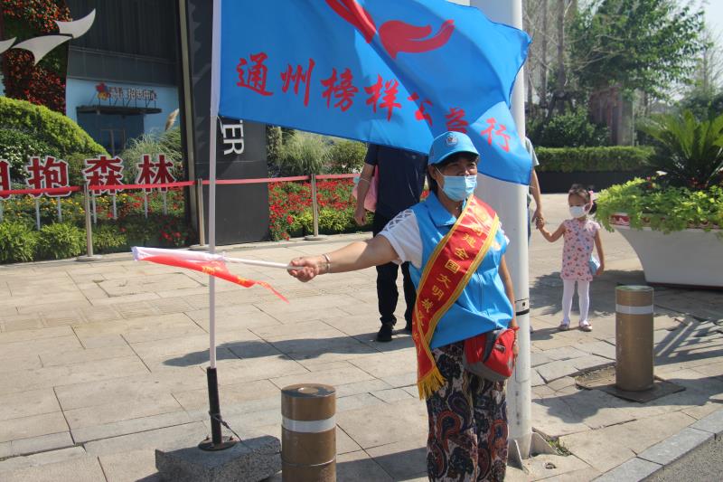 <strong>黄色网站干逼</strong>